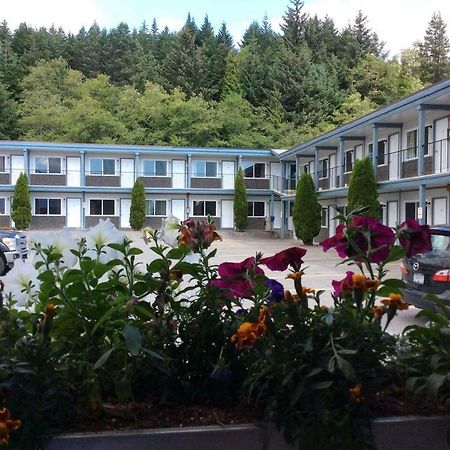 Chalet Inn Kitimat Екстер'єр фото